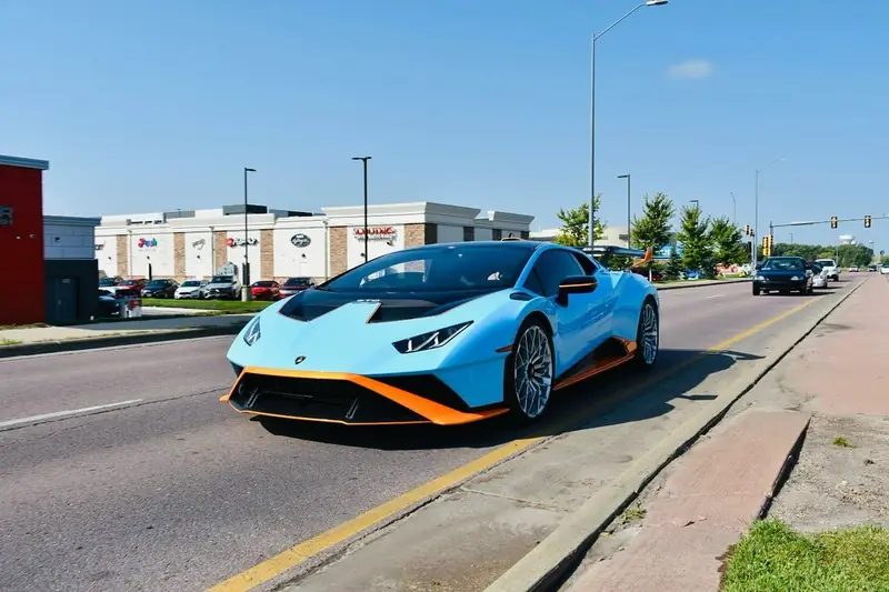 Lamborghini Huracán STO, street spotting: car photography by Izayuh Visuals in Sioux Falls, SD